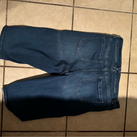 “Christopher Banks “cute women’s shorts - Picture 2 of 3